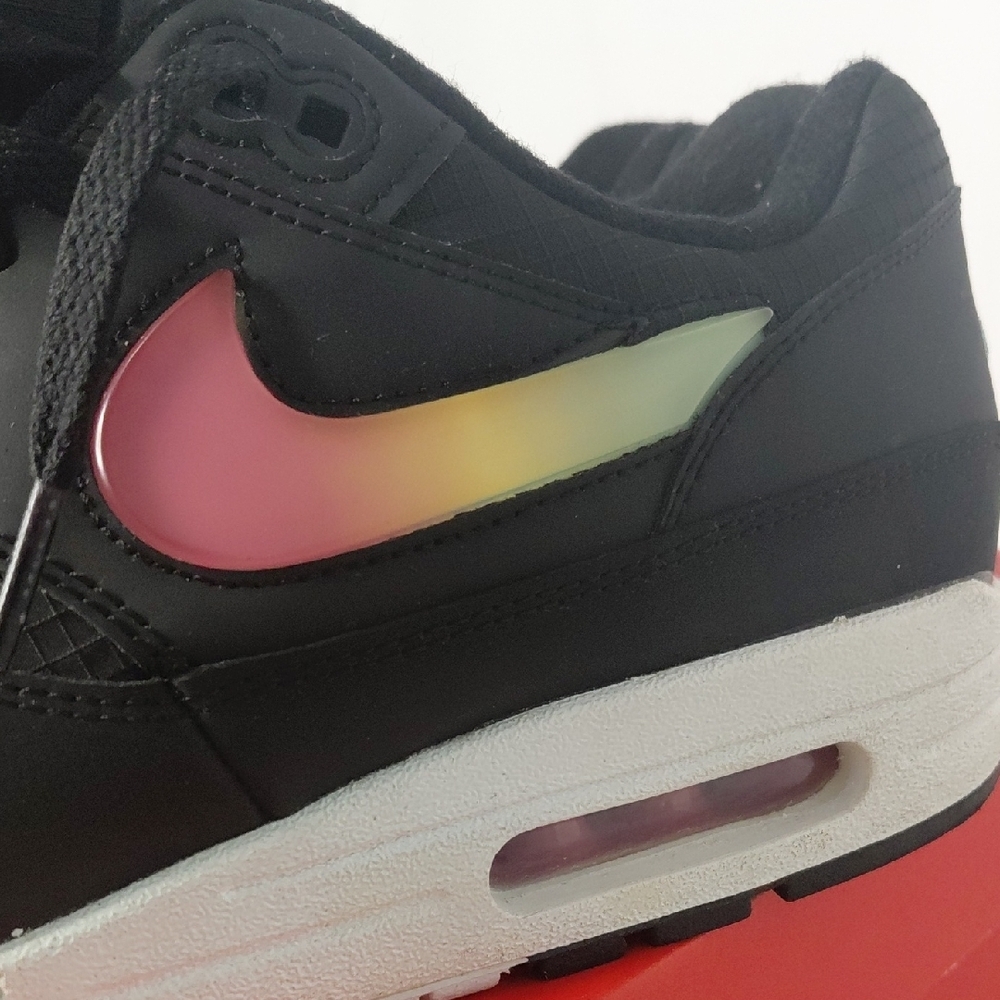 Nike Air Max 1 SE Sneakers - Black and Multicolor - Picture 4 of 7